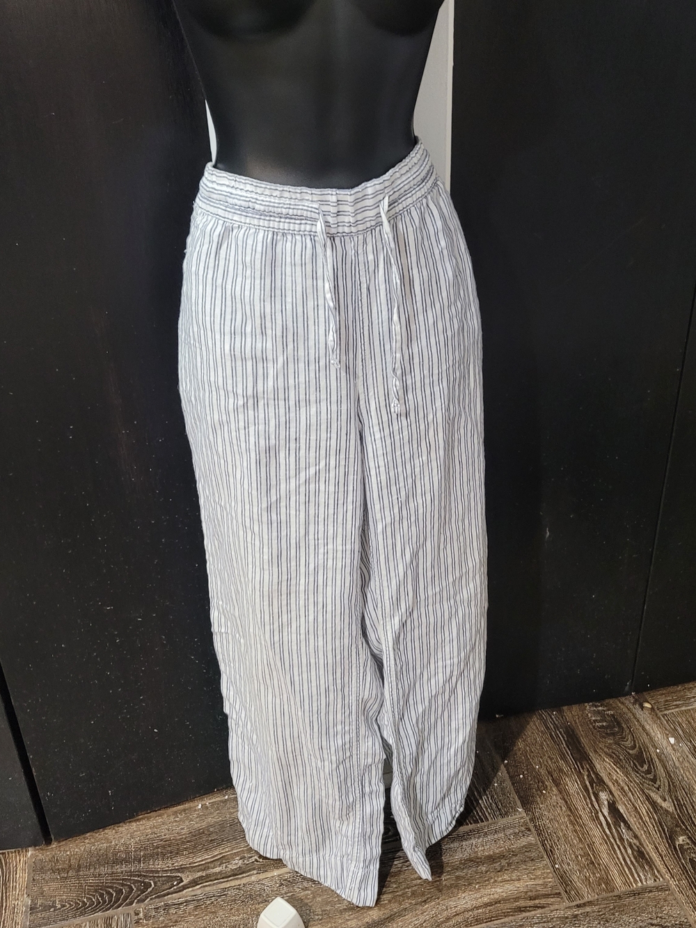 L.L. Bean Striped Linen-Blend Wide Leg Pants in White and Navy